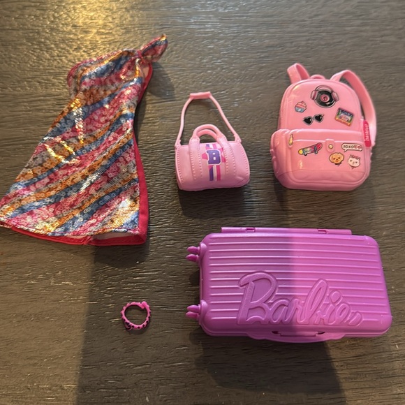 Barbie and doll clothing and accessories lot of 20 piece - Picture 2 of 5